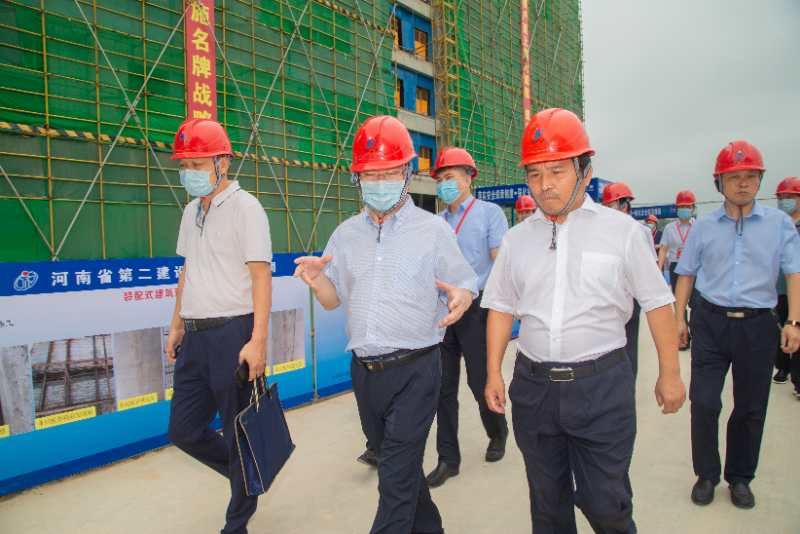 全省建筑業(yè)轉(zhuǎn)型發(fā)展現(xiàn)場(chǎng)會(huì)在新鄉(xiāng)召開(kāi)-2-20230902093137